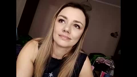 Snapshot of krisssexi chatting on 01/16/25, 06:35 KrissSexi online show from 01/16/25, 06:35