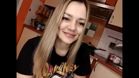 Snapshot of krisssexi chatting on 02/09/25, 12:28 KrissSexi online show from 02/09/25, 12:28