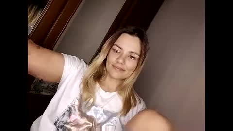 Snapshot of krisssexi chatting on 10/30/25, 07:47 KrissSexi online show from 10/30/25, 07:47