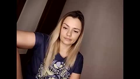 Snapshot of krisssexi chatting on 11/06/25, 03:46 KrissSexi online show from 11/06/25, 03:46