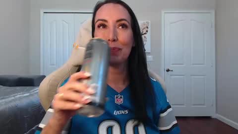 Krissy online show from 12/22/24, 03:44