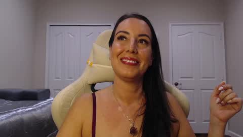 Krissy online show from 12/24/24, 12:11