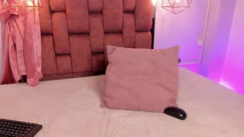 Snapshot of kristakinnky chatting on 06/19/26, 12:09 BETANIA online show from 06/19/26, 12:09