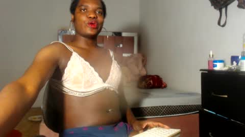 kristal_cox2 online show from 06/15/26, 10:06