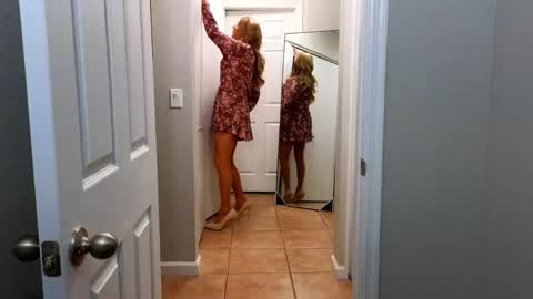 Snapshot of kristal_mountain chatting on 10/29/25, 03:42 Kristal Mountain online show from 10/29/25, 03:42