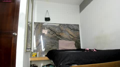 Snapshot of kristel_05 chatting on 11/19/25, 12:05 Kristel online show from 11/19/25, 12:05