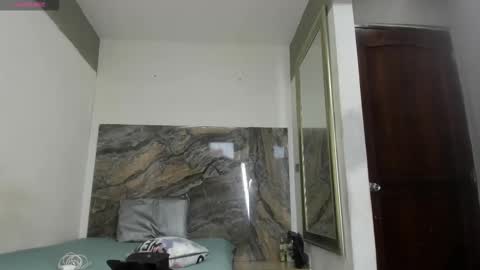 Snapshot of kristel_05 chatting on 12/01/25, 11:37 Kristel online show from 12/01/25, 11:37