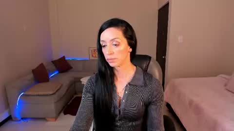 Snapshot of kristen_garner chatting on 06/10/26, 08:41 Sophia online show from 06/10/26, 08:41