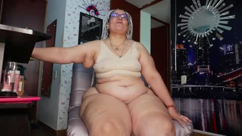 Snapshot of kristenhill1 chatting on 12/28/24, 09:40 Kristen online show from 12/28/24, 09:40