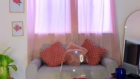 Snapshot of kristennblue_ chatting on 03/05/25, 08:53 Kris online show from 03/05/25, 08:53