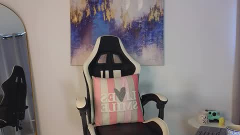 Snapshot of kristennblue_ chatting on 11/21/25, 03:00 Kris online show from 11/21/25, 03:00