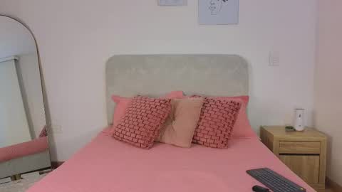 Snapshot of kristennblue_ chatting on 01/10/26, 11:34 Kris online show from 01/10/26, 11:34