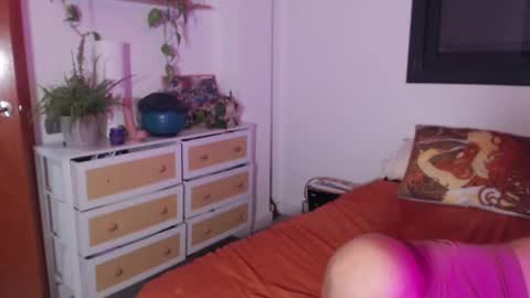 Snapshot of kristenwylde chatting on 02/19/25, 09:47 Kristen Wylde -  online show from 02/19/25, 09:47