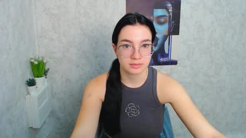 Snapshot of kristenx_x chatting on 09/16/25, 06:36 Kristen online show from 09/16/25, 06:36