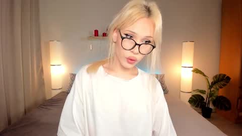 Snapshot of kristial_soopxxx chatting on 09/09/25, 02:16 Kristal online show from 09/09/25, 02:16