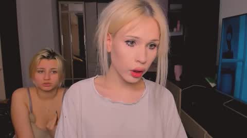 Snapshot of kristialsoopp chatting on 12/14/25, 09:19 kristialsoopp online show from 12/14/25, 09:19