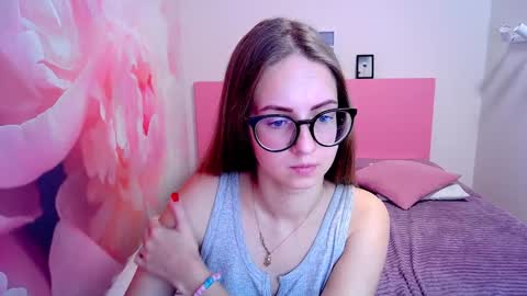 Snapshot of kristina_adel chatting on 12/18/24, 07:47 Kristina Adel online show from 12/18/24, 07:47