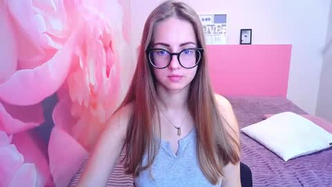 Snapshot of kristina_adel chatting on 12/30/24, 08:10 Kristina Adel online show from 12/30/24, 08:10