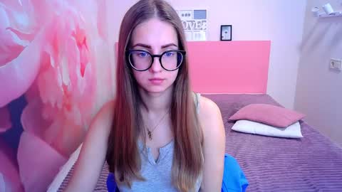 Snapshot of kristina_adel chatting on 01/09/25, 02:18 Kristina Adel online show from 01/09/25, 02:18