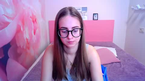 Snapshot of kristina_adel chatting on 01/09/25, 05:22 Kristina Adel online show from 01/09/25, 05:22