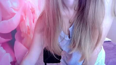 Snapshot of kristina_adel chatting on 01/13/25, 07:32 Kristina Adel online show from 01/13/25, 07:32