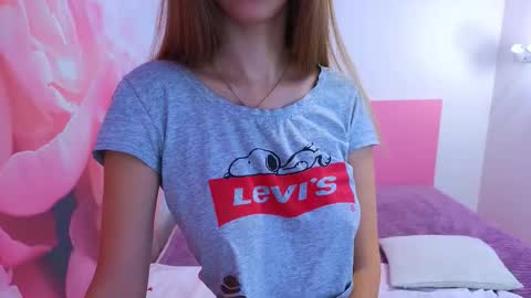 Snapshot of kristina_adel chatting on 10/16/25, 06:36 Kristina Adel online show from 10/16/25, 06:36