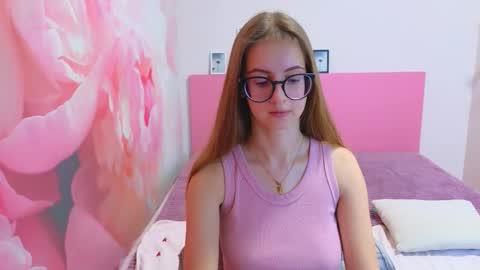 Snapshot of kristina_adel chatting on 12/23/25, 07:17 Kristina Adel online show from 12/23/25, 07:17