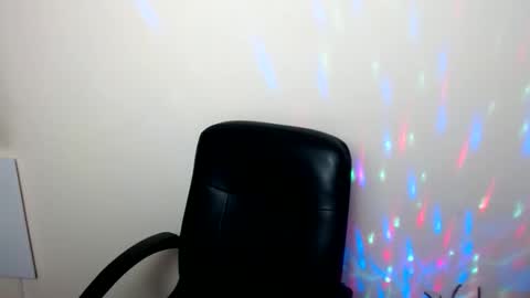 Snapshot of kristinahech_ chatting on 12/04/25, 08:12 Kristi online show from 12/04/25, 08:12