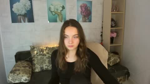Snapshot of kristinalevis chatting on 12/25/24, 07:24 Kristina online show from 12/25/24, 07:24