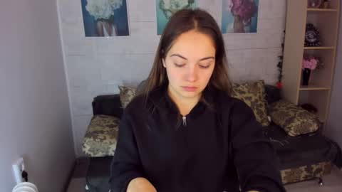 Snapshot of kristinalevis chatting on 01/06/25, 04:13 Kristina online show from 01/06/25, 04:13