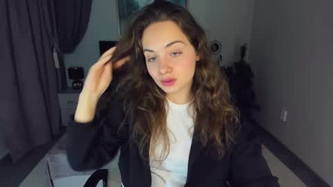 Snapshot of kristinalevis chatting on 01/19/25, 04:14 Kristina online show from 01/19/25, 04:14