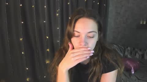 Snapshot of kristinalevis chatting on 02/20/25, 05:18 Kristina online show from 02/20/25, 05:18