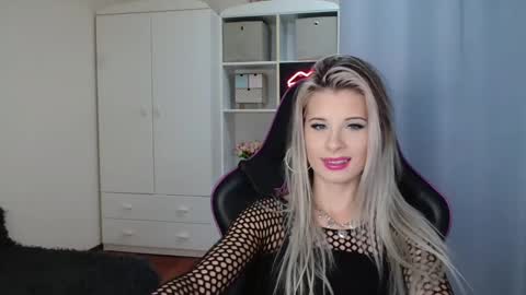 KristineAmore online show from 10/20/25, 09:10