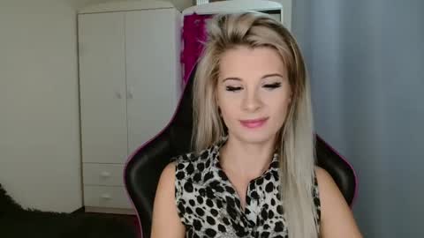 KristineAmore online show from 10/24/25, 06:21