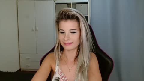 KristineAmore online show from 12/02/25, 07:31