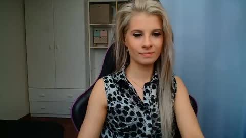 Snapshot of kristineamore chatting on 06/01/26, 06:15 KristineAmore online show from 06/01/26, 06:15