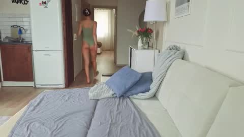 Kristi online show from 10/19/25, 06:47