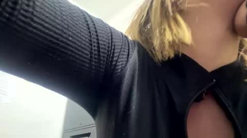 Snapshot of kristtal_key chatting on 11/09/25, 07:06 Kristtal online show from 11/09/25, 07:06