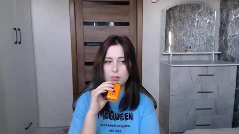 Snapshot of kristy_fran chatting on 10/24/25, 10:11 Kristy online show from 10/24/25, 10:11