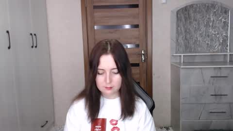 Snapshot of kristy_fran chatting on 11/21/25, 07:29 Kristy online show from 11/21/25, 07:29