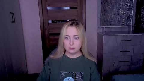 Snapshot of kristy_fran chatting on 05/19/26, 02:18 Kristy online show from 05/19/26, 02:18
