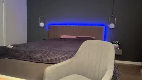 Snapshot of kristy_saint chatting on 09/12/25, 04:12 Kristi online show from 09/12/25, 04:12