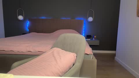 Snapshot of kristy_saint chatting on 09/30/25, 04:17 Kristi online show from 09/30/25, 04:17