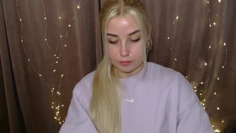 Snapshot of kristyflowers chatting on 12/19/24, 04:35 KristyFlowers online show from 12/19/24, 04:35