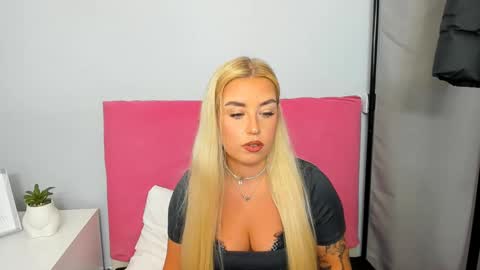 Snapshot of kristyflowers chatting on 01/21/25, 09:03 KristyFlowers online show from 01/21/25, 09:03