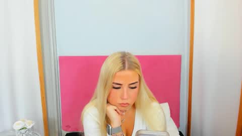 Snapshot of kristyflowers chatting on 02/07/25, 09:47 KristyFlowers online show from 02/07/25, 09:47