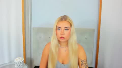 Snapshot of kristyflowers chatting on 02/12/25, 06:08 KristyFlowers online show from 02/12/25, 06:08