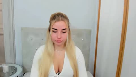 Snapshot of kristyflowers chatting on 03/11/25, 08:41 KristyFlowers online show from 03/11/25, 08:41