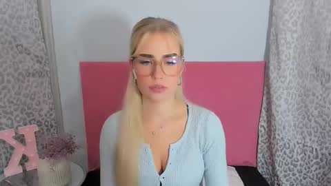 Snapshot of kristyflowers chatting on 11/22/25, 10:14 KristyFlowers online show from 11/22/25, 10:14