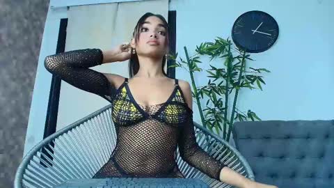 Snapshot of kristyl_paez chatting on 02/19/25, 10:31 Cristina online show from 02/19/25, 10:31